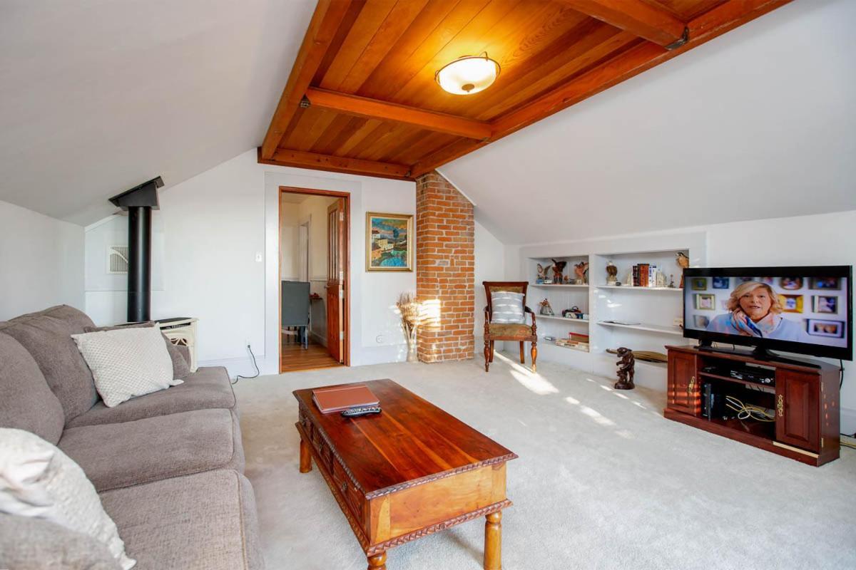 Alameda 3Br Unique Victorian Penthouse With Deck And Outdoor Furniture, Ac, 3 Blocks To Beach & Shopping Center & 2 Free Parking Spaces Екстер'єр фото